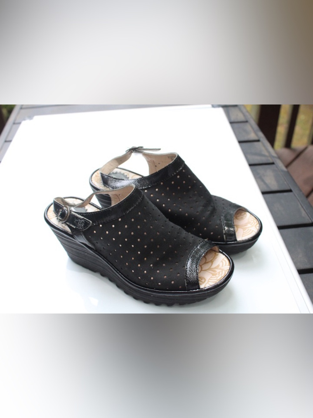 Fly London Yile wedges